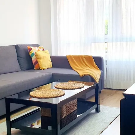 Proximo Inst Oftalmologico Fdez-vega Apartment *